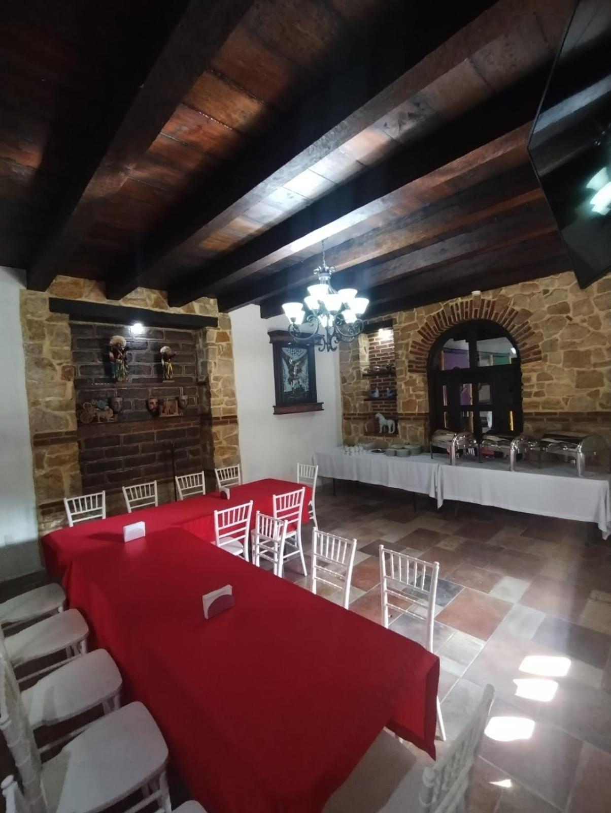 Hotel Plaza San Cristobal Inn Сан-Кристобаль-де-Ла-Касас Экстерьер фото