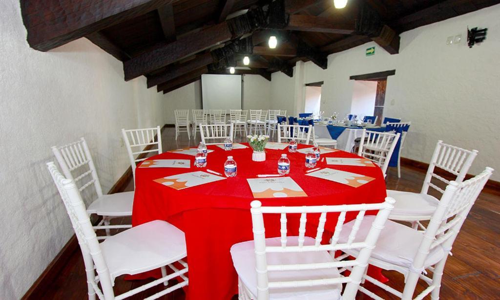 Hotel Plaza San Cristobal Inn Сан-Кристобаль-де-Ла-Касас Экстерьер фото