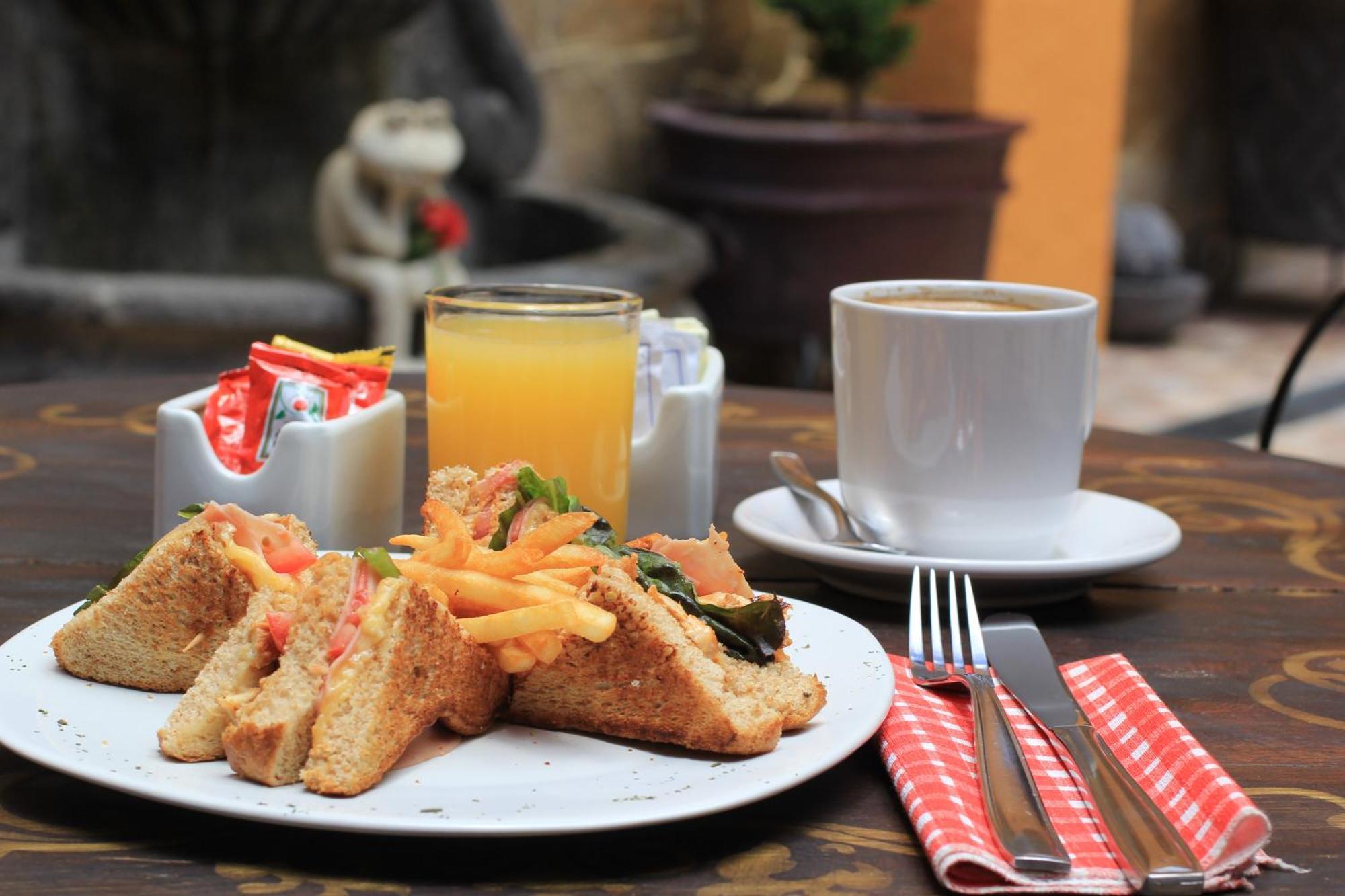 Hotel Plaza San Cristobal Inn Сан-Кристобаль-де-Ла-Касас Экстерьер фото